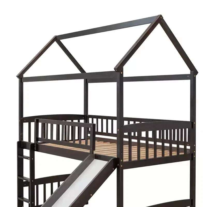 Letto a soppalco singolo con scivolo, scaletta e struttura per casetta dei giochi