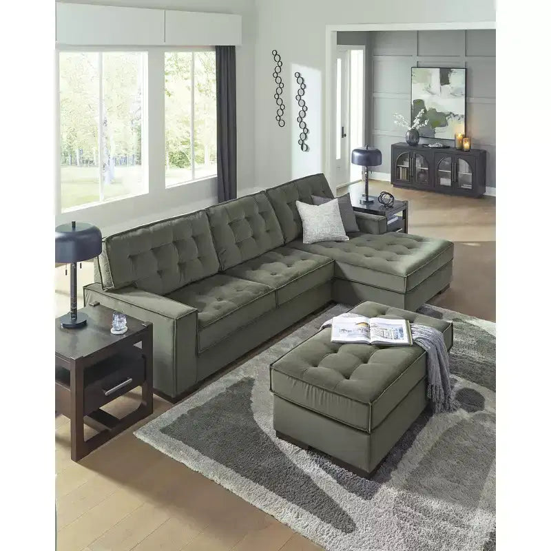 Ottoman accentato oversize, rivestimento in poliestere trapuntato, verde oliva