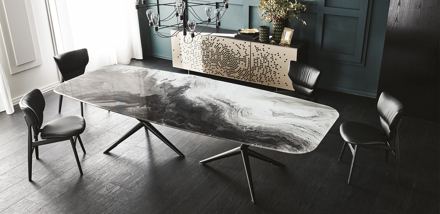 Tavolo da pranzo Atlantis Crystalart - Piedini in cromo nero (06) - Fabbricato in Italia - Il piano in vetro extrachiaro bisellato di 12mm di spessore presenta una lavorazione artistica