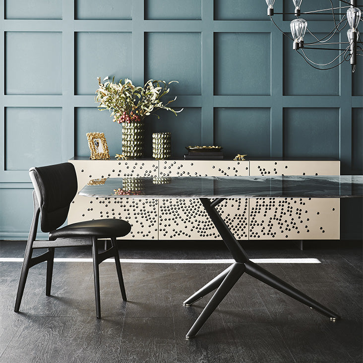 Tavolo da pranzo Atlantis Crystalart - Piedini in cromo nero (06) - Fabbricato in Italia - Il piano in vetro extrachiaro bisellato di 12mm di spessore presenta una lavorazione artistica