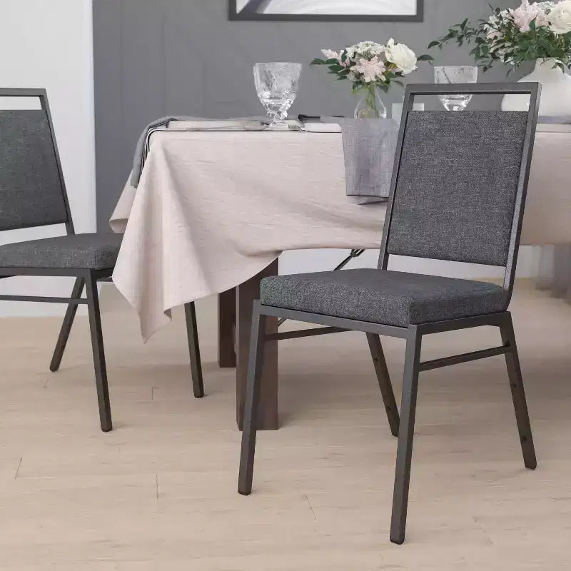 Sedia impilabile da banchetto con schienale quadro e telaio in acciaio colore Silver Vein – Qualità commerciale