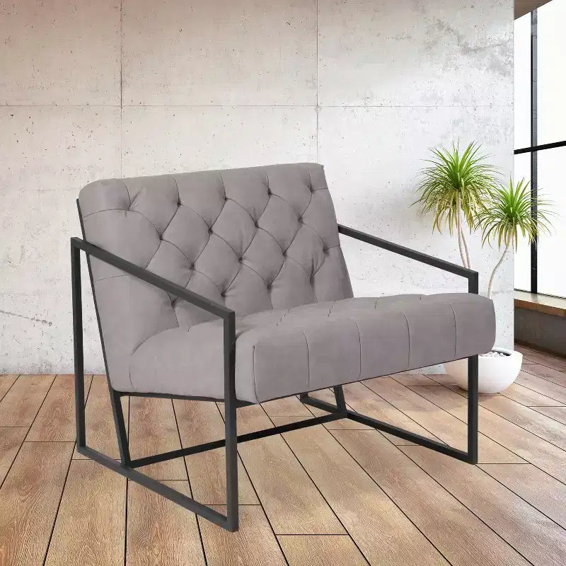 Poltrona lounge accent imbottita con braccioli inclinati – Similpelle, Struttura in metallo