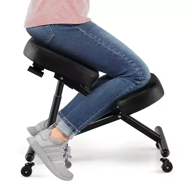 Sedia ergonomica inginocchiata con sedile ad angolo regolabile e ruote universali bloccabili