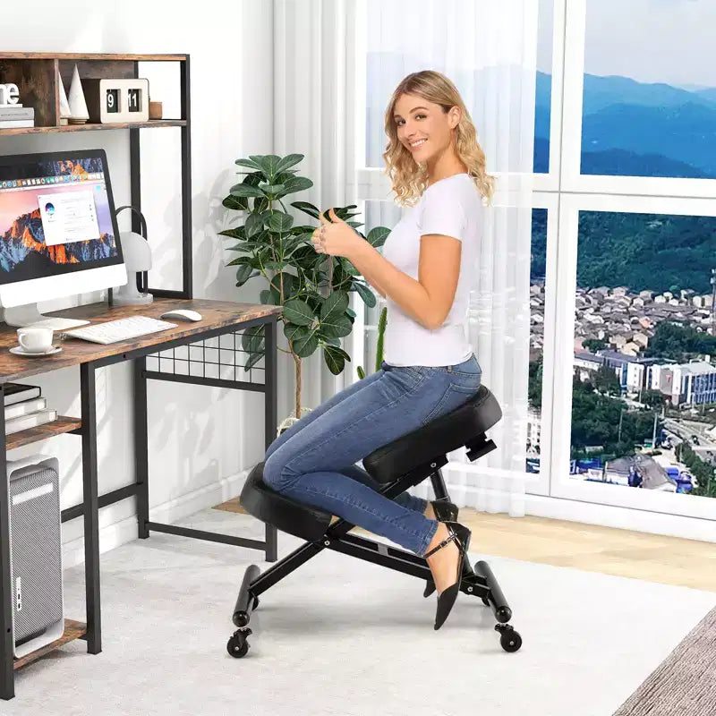 Sedia ergonomica inginocchiata con sedile ad angolo regolabile e ruote universali bloccabili