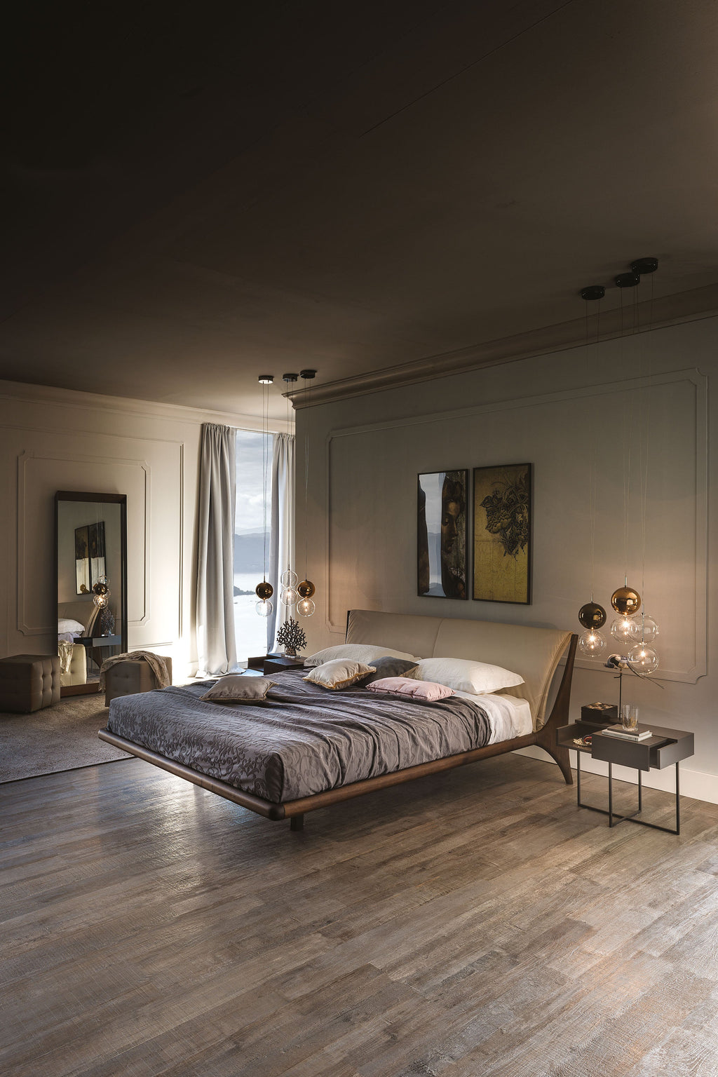 Nelson Bed - La struttura in legno massello dona un calore naturale, mentre la testiera dalle dimensioni generose offre comfort e stile