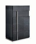 Cassettiera Montecarlo - Colore: Koto lucido Materiale: Impiallacciatura di legno / MDF Dimensioni: L 32 x P 22 x A 52 Descrizione: Una cassettiera con impiallacciatura in Koto