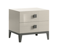 Comodino Mont Blanc - Colore: Koto Chiaro Lucido Materiale: Impiallacciatura di Legno Dimensioni: L 61 x P 51 x A 56 Descrizione:Un comodino con un audace