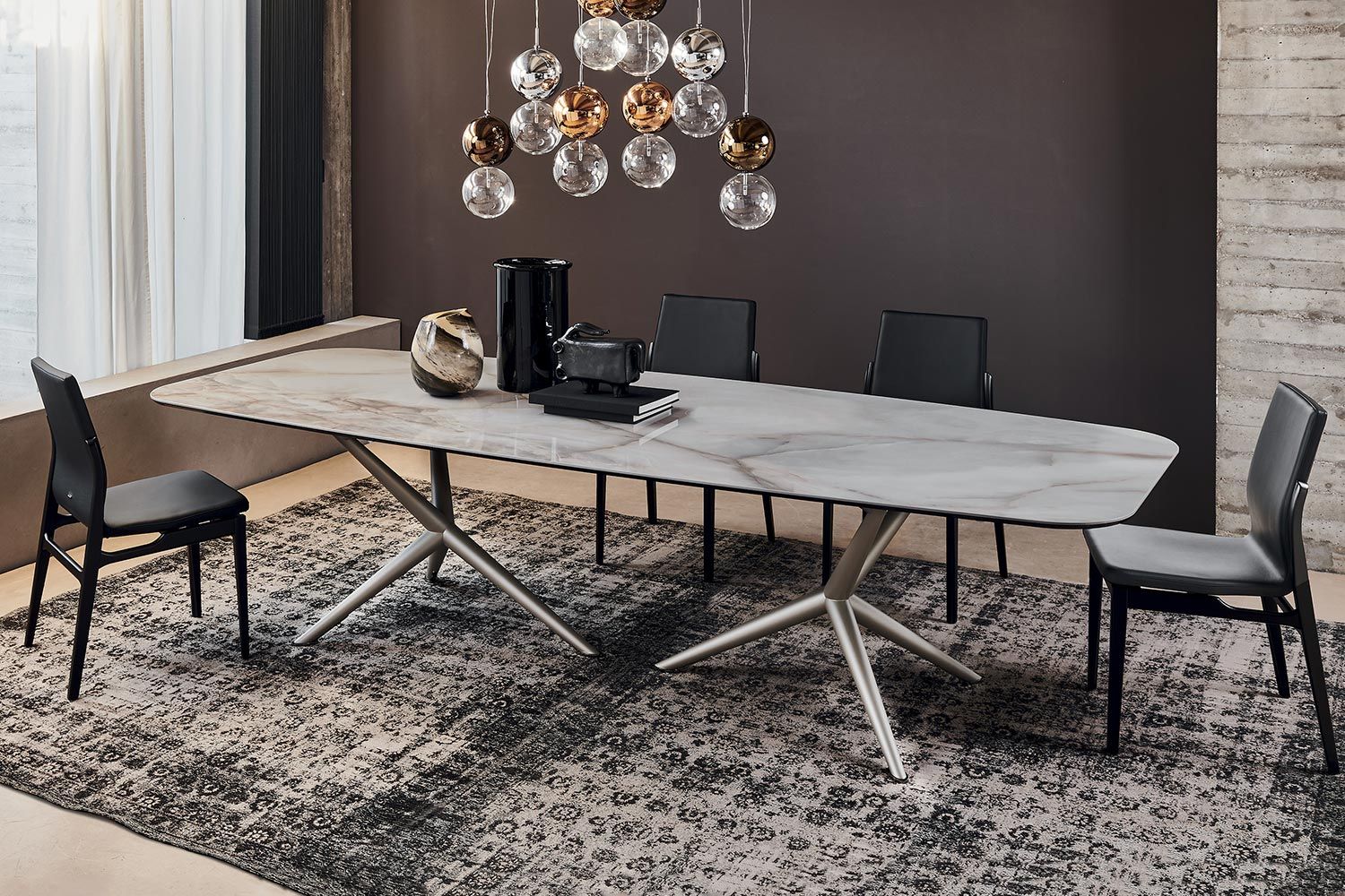 Tavolo da pranzo Atlantis Keramik - Varie finiture ceramiche per il piano e finiture metalliche per la base - Prodotto in Italia