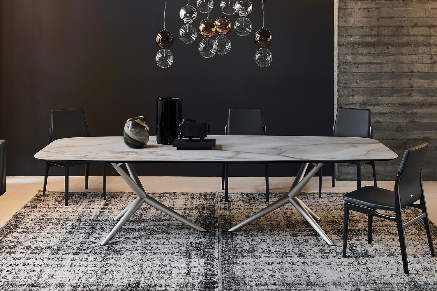 Tavolo da pranzo Atlantis Keramik - Varie finiture ceramiche per il piano e finiture metalliche per la base - Prodotto in Italia