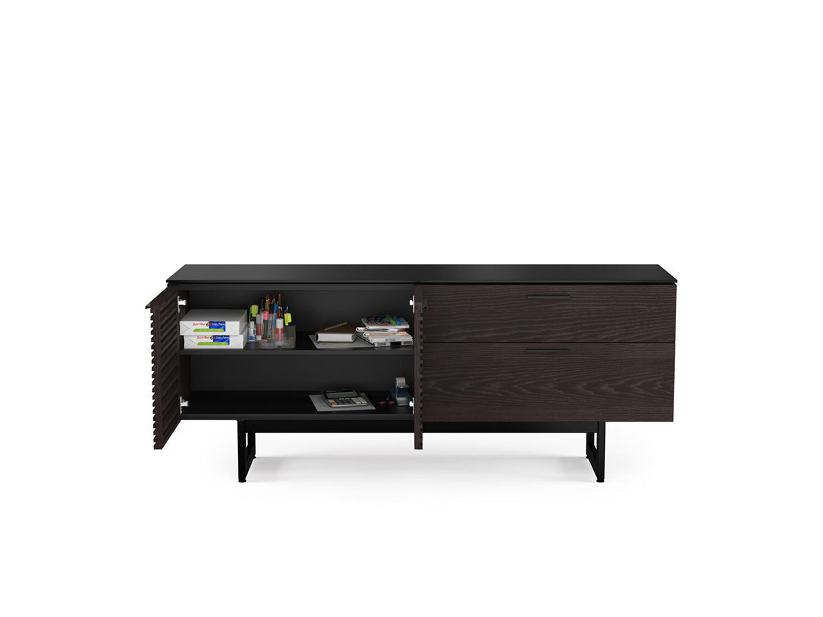 Credenza da ufficio per corridoio - Caratteristiche Ripiani regolabili Cassetto portaoggetti Archivio documenti formato letter/legale Cassetti con serratura - Linee pulite e stile raffinato