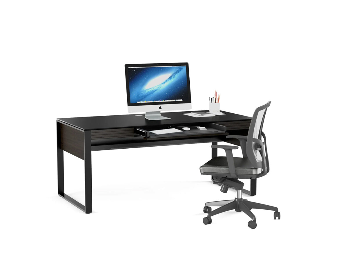 Scrivania direzionale Corridor – Linee pulite e stile raffinato con funzionalità organizzative integrate - Linee pulite e stile raffinato con funzionalità organizzative integrate