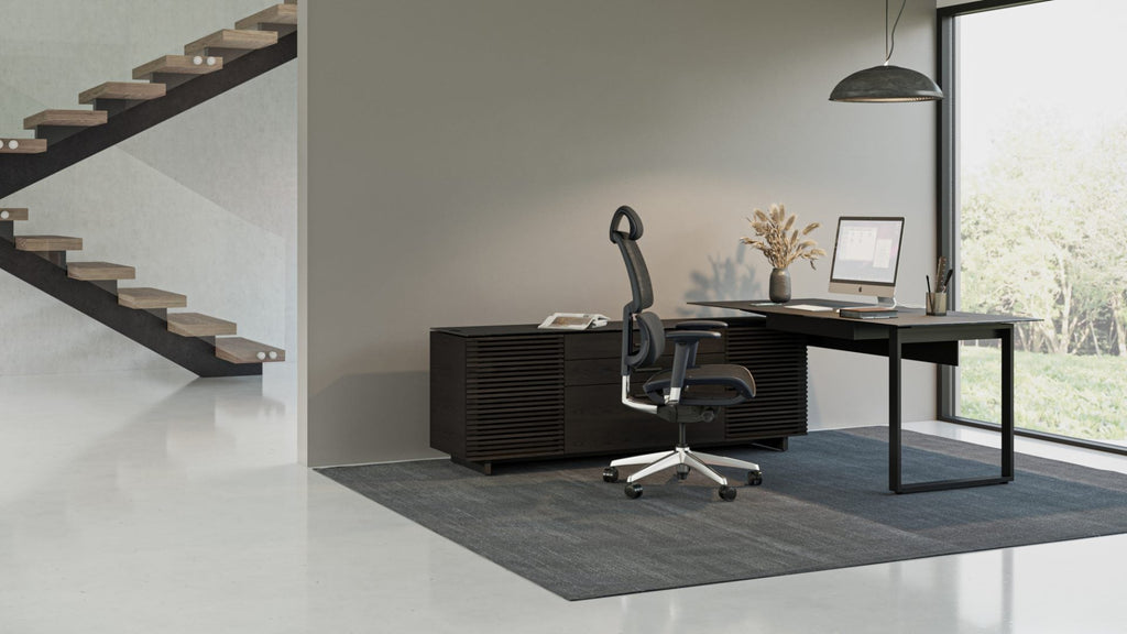 Scrivania direzionale a L Corridor – Linee pulite e stile raffinato con caratteristiche organizzative integrate – Adatta per il posizionamento ad angolo o come complemento d'arredo