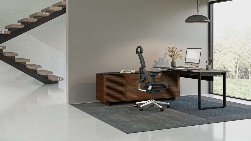 Scrivania direzionale a L Corridor – Linee pulite e stile raffinato con caratteristiche organizzative integrate – Adatta per il posizionamento ad angolo o come complemento d'arredo