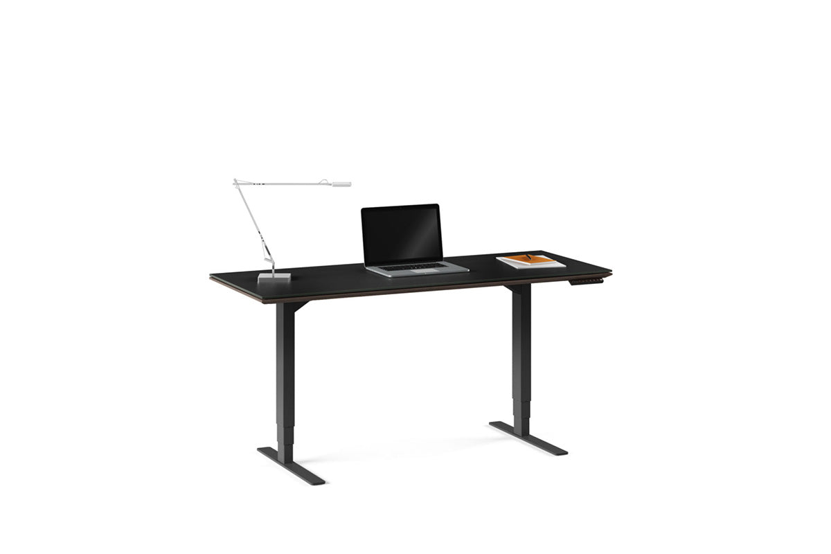 Scrivania regolabile in altezza - 60x24 - Disponibile anche in modello più grande.Caratteristiche: Tastiera programmabile Vano per la gestione dei cavi Canalette per la gestione dei cavi
