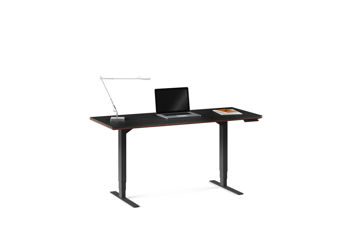 Scrivania regolabile in altezza - 60x24 - Disponibile anche in modello più grande.Caratteristiche: Tastiera programmabile Vano per la gestione dei cavi Canalette per la gestione dei cavi
