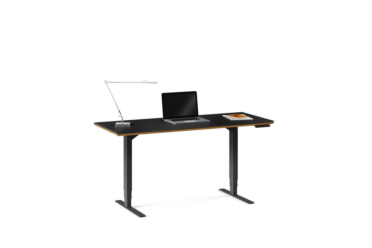 Scrivania regolabile in altezza - 60x24 - Disponibile anche in modello più grande.Caratteristiche: Tastiera programmabile Vano per la gestione dei cavi Canalette per la gestione dei cavi