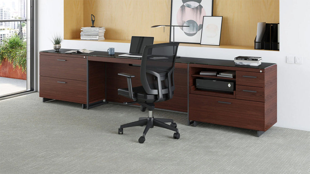 Scrivania regolabile in altezza - 60x24 - Disponibile anche in modello più grande.Caratteristiche: Tastiera programmabile Vano per la gestione dei cavi Canalette per la gestione dei cavi