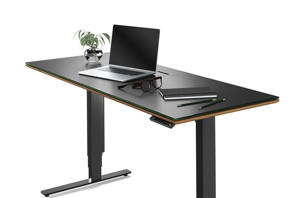 Scrivania regolabile in altezza - 60x24 - Disponibile anche in modello più grande.Caratteristiche: Tastiera programmabile Vano per la gestione dei cavi Canalette per la gestione dei cavi