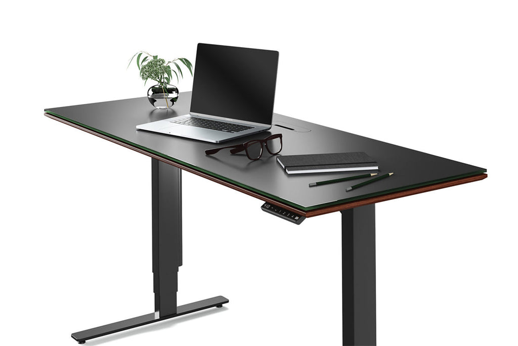 Scrivania regolabile in altezza - 60x24 - Disponibile anche in modello più grande.Caratteristiche: Tastiera programmabile Vano per la gestione dei cavi Canalette per la gestione dei cavi