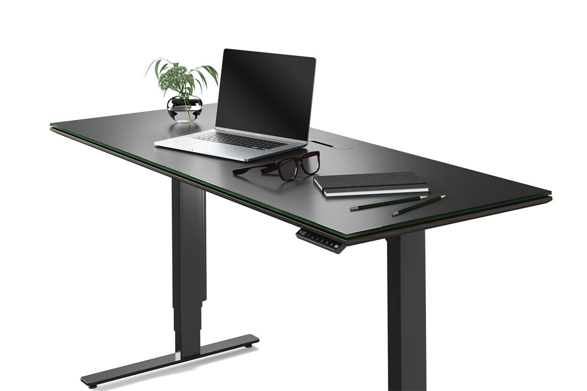 Scrivania regolabile in altezza - 60x24 - Disponibile anche in modello più grande.Caratteristiche: Tastiera programmabile Vano per la gestione dei cavi Canalette per la gestione dei cavi