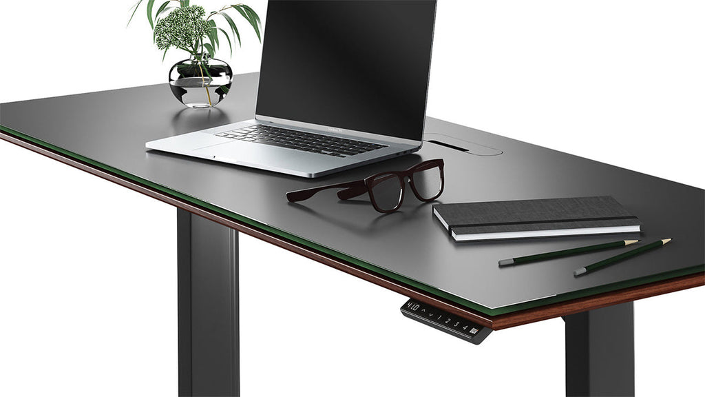 Scrivania regolabile in altezza - 60x24 - Disponibile anche in modello più grande.Caratteristiche: Tastiera programmabile Vano per la gestione dei cavi Canalette per la gestione dei cavi