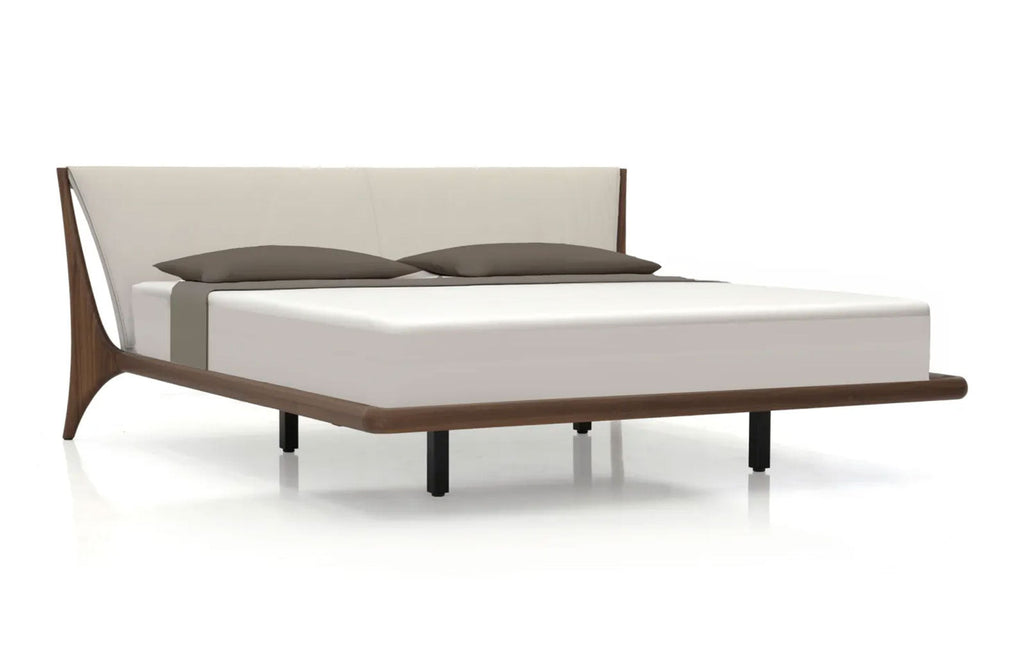Nelson Bed - La struttura in legno massello dona un calore naturale, mentre la testiera dalle dimensioni generose offre comfort e stile
